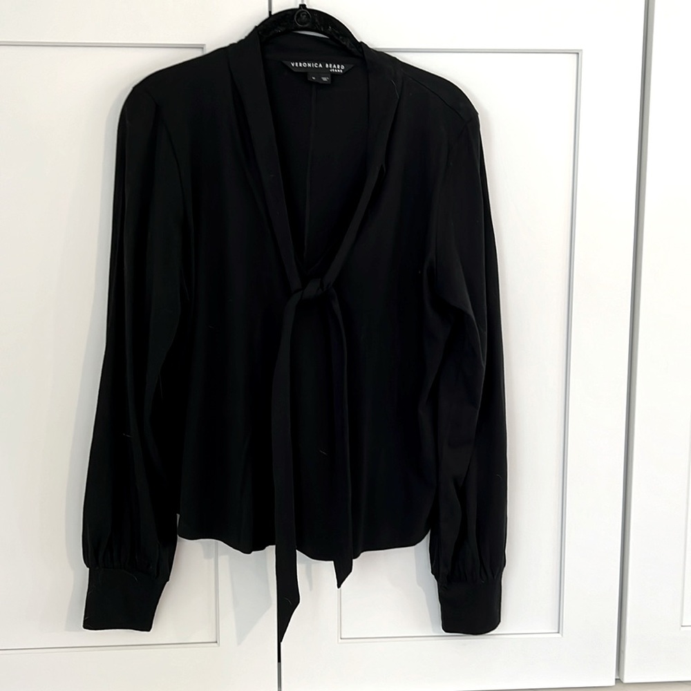 Veronica Beard black top, Sz M